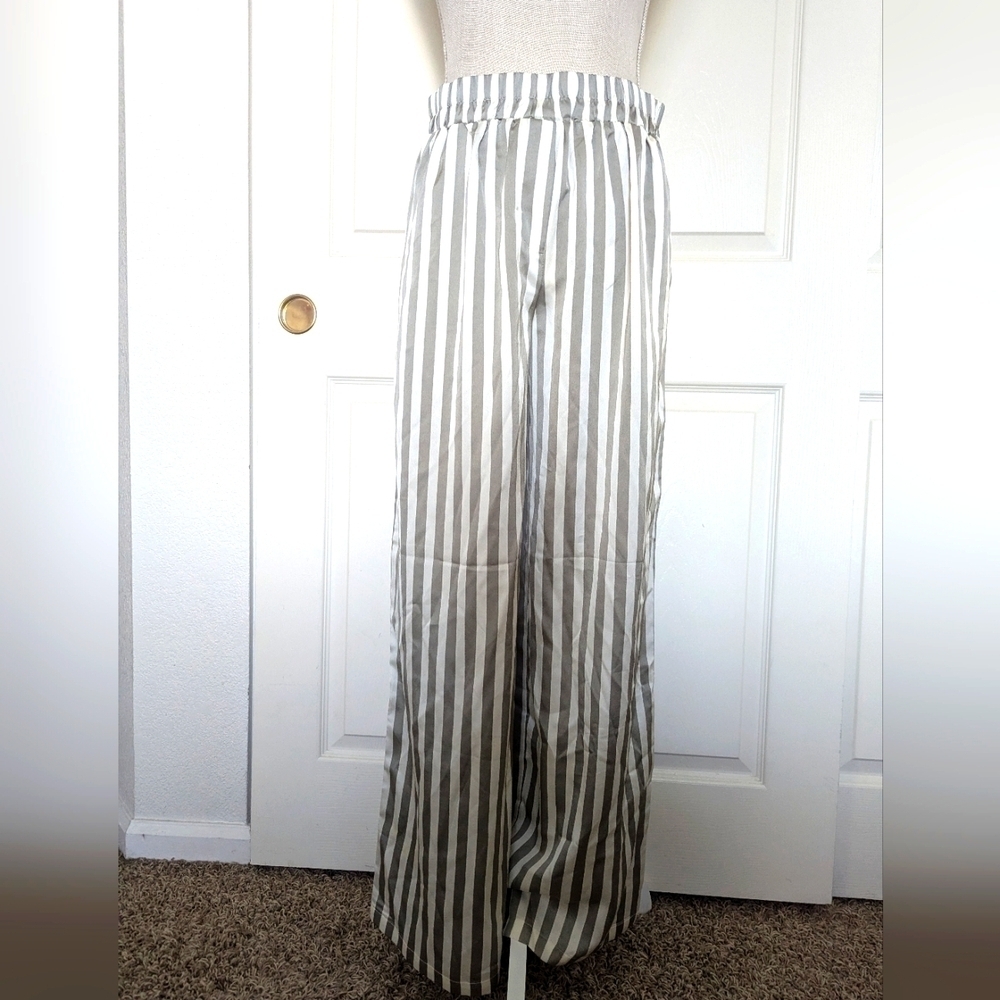 Forever 21 Striped Gray And Cream Wide-Leg Pants